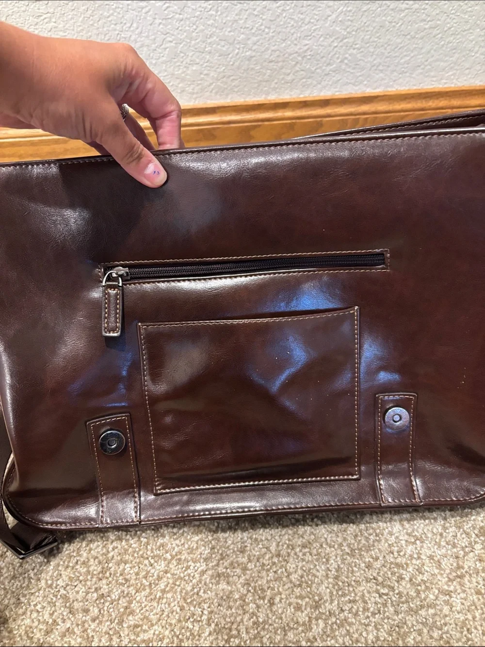 Banuce Leather Messenger Bag - Brown